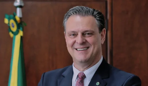 Foco de gripe aviária foi contido em Montenegro (RS) diz ministro da Agricultura