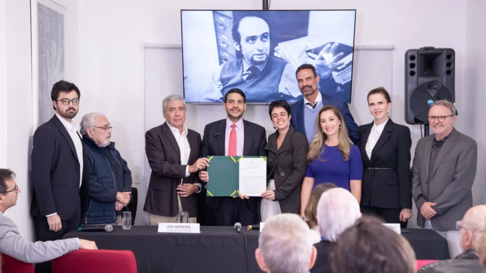 Com 50 anos de atraso, AGU firma acordo de reparação por morte de Vladimir Herzog