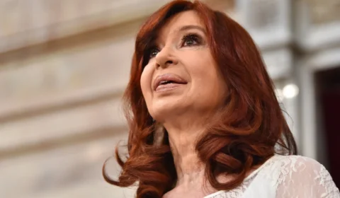 Tribunal manteve condenação de Cristina Kirchner, que deverá cumprir 6 anos de prisão