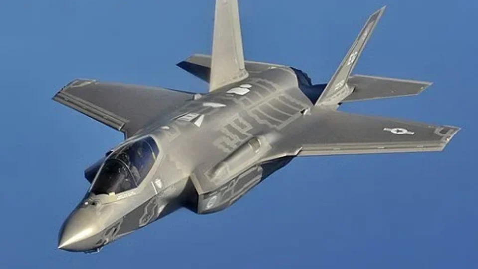 Irã diz ter abatido três jatos F-35 de Israel; FDI desmente informação