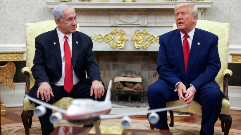 Trump diz que ‘não tolerará’ que continue o julgamento por corrupção contra Netanyahu