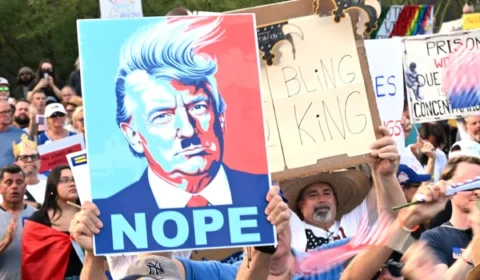 TRUMP NÃO É REI