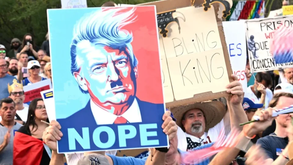 TRUMP NÃO É REI