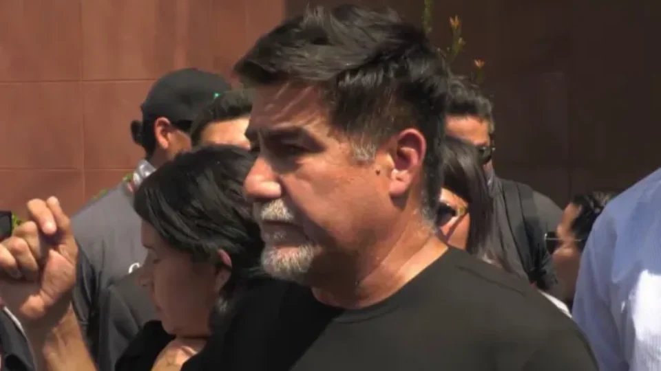 Quem é o líder sindical detido nos protestos de imigrantes na Califórnia?