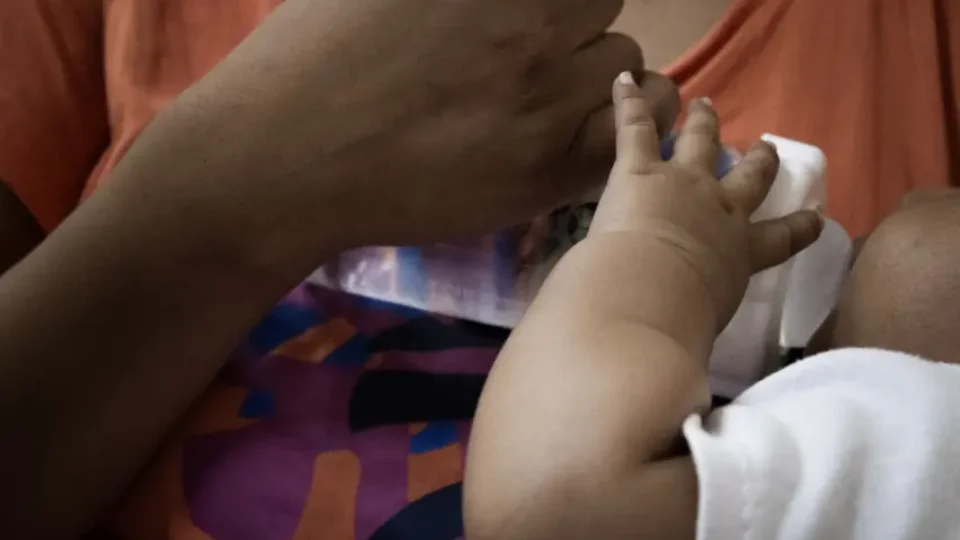 Dupla sentença: estrangeiras presas no Brasil são impedidas de ver os filhos
