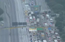 Operação policial leva terror a passageiros e motoristas na Avenida Brasil e Linha Vermelha