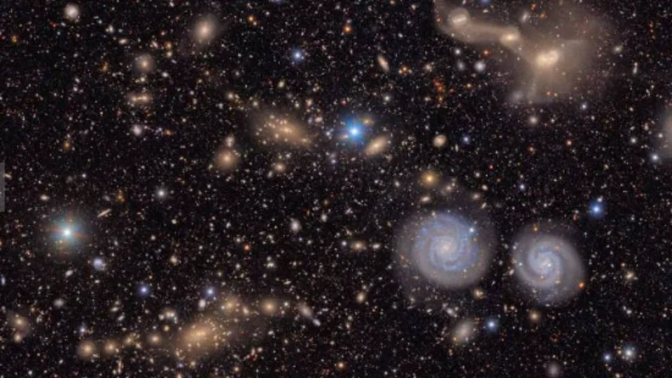 Astrônomos revelam primeiras imagens de observatório com maior câmera do mundo