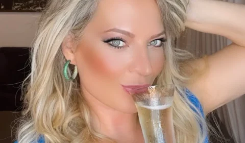 Joice Hasselmann ironiza Carla Zambelli nas redes sociais