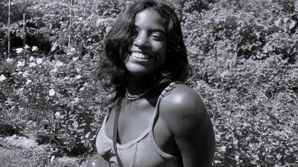 Juliana Marins, brasileira que caiu em trilha de vulcão na Indonésia, é encontrada morta