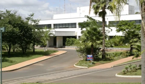EUA vão monitorar redes sociais de quem pedir visto de estudante, diz embaixada