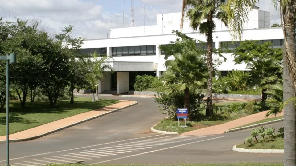EUA vão monitorar redes sociais de quem pedir visto de estudante, diz embaixada