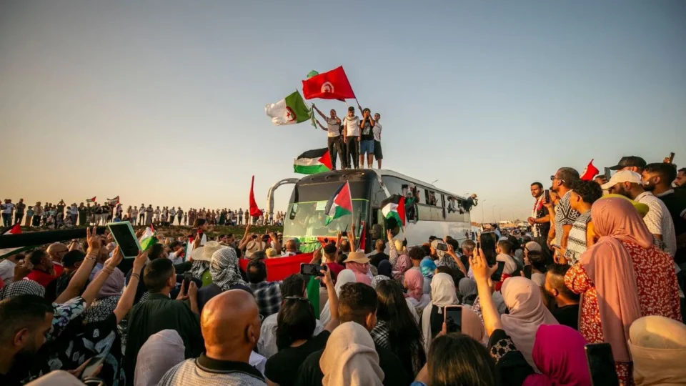 Brasileiros participam de Marcha Global para Gaza, com mais de 10 mil pessoas