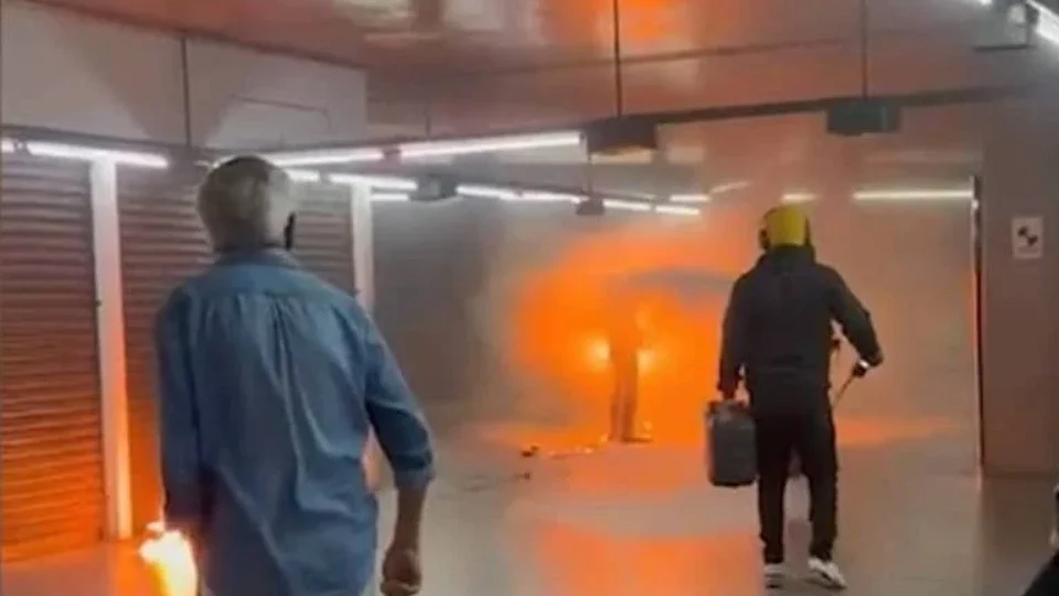 Morre homem que ateou fogo ao próprio corpo no Metrô de SP