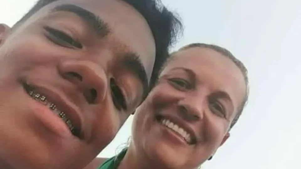 ‘Ele saiu ileso. Eu, com medo, remédios e dor’, diz mãe de Igor, 16, morto por PM