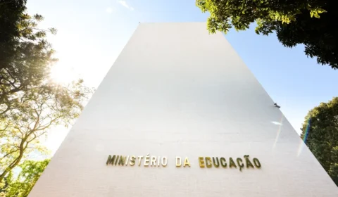MEC premiará 100 mil professores com computadores, notebooks e tablets