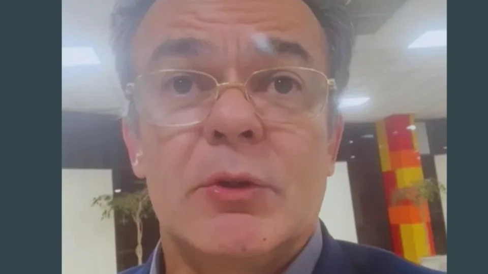 Governo da Bolívia expulsa advogado brasileiro que deu parecer favorável a Evo Morales