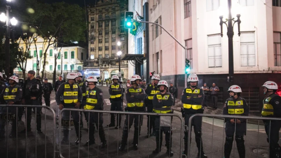 PM de Tarcísio tem colisão com Polícia Civil ao cumprir mandado judicial sem avisá-la