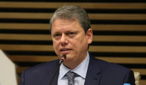 Conteúdo pró-Tarcísio e contra BC em perfis de fofoca foi negociado por colaboradores de agência