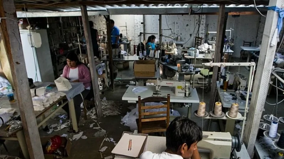Trabalho análogo à escravidão no Brasil: contexto, consequências e casos