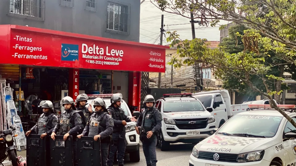 MTST denuncia repressão violenta da PM de SP em ato na prefeitura de Itapecerica da Serra