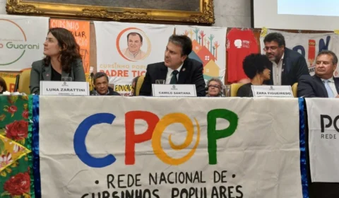 Ato em São Paulo defende cursinhos populares e denuncia desmonte da educação