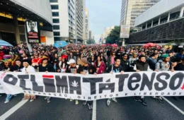 Marcha da Maconha reúne milhares de pessoas em SP por fim da guerra às drogas