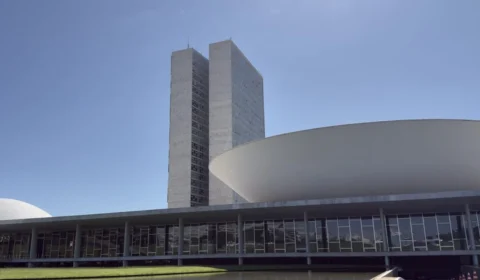 Festas juninas esvaziam Congresso e governo ganha tempo para contornar crises