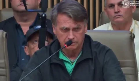 Proibido de usar redes sociais, Bolsonaro não pode dar entrevistas ou será preso
