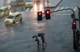 Semana começa com chuva forte e risco de temporais no Centro-Sul