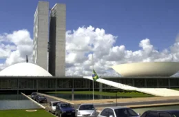 Comissão do Congresso aprova verba extra a partidos estimada em R$ 160 mi para 2026