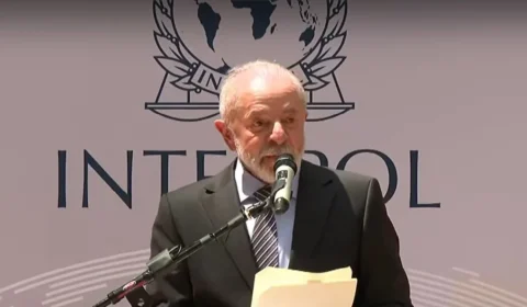 Em visita à sede da Interpol, Lula propõe frente internacional contra o crime