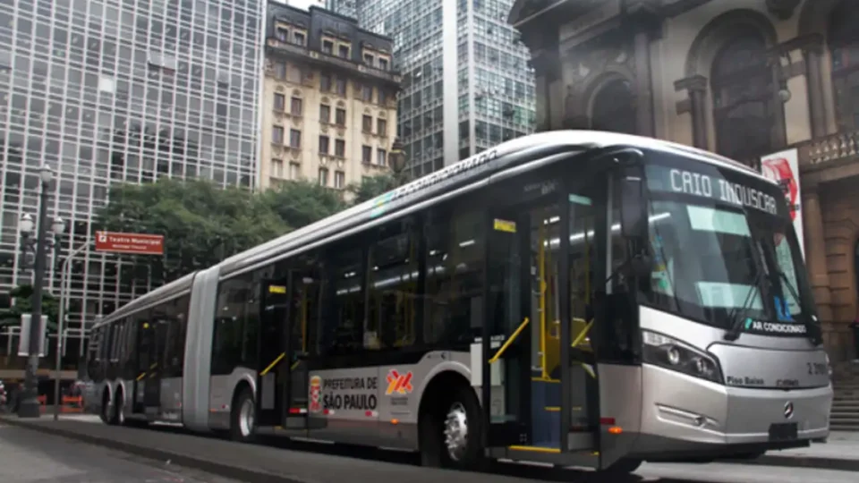 São Paulo tem 125 ataques a ônibus em nove dias; motivação é mistério