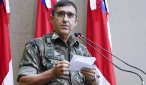 General do Alto Comando disse que Exército cumpriria golpe se houvesse decreto de Bolsonaro, diz Cid