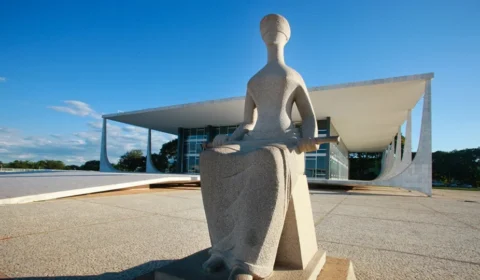 STF derruba lei que criou Programa Escola Sem Partido no Paraná