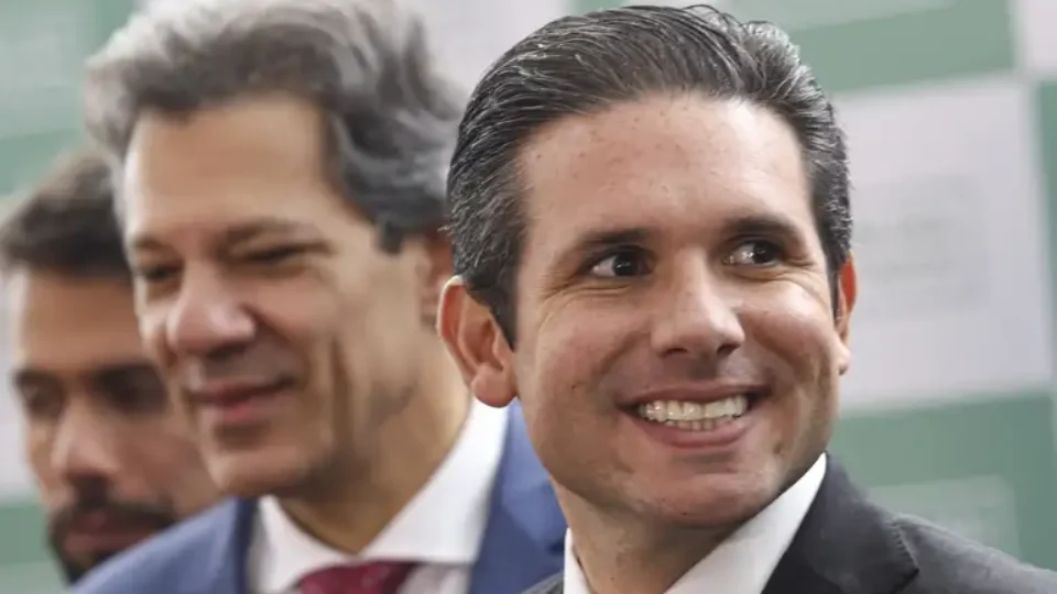 Haddad cobra compromisso do Congresso com isenção do IR e defende compensações fiscais