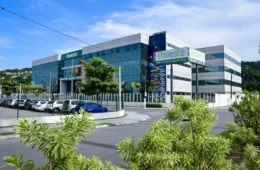 Estudantes de medicina dormem no chão e denunciam plantões exaustivos em faculdade de SP