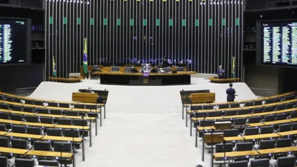 Congresso aprova aumento do número de deputados de 513 para 531