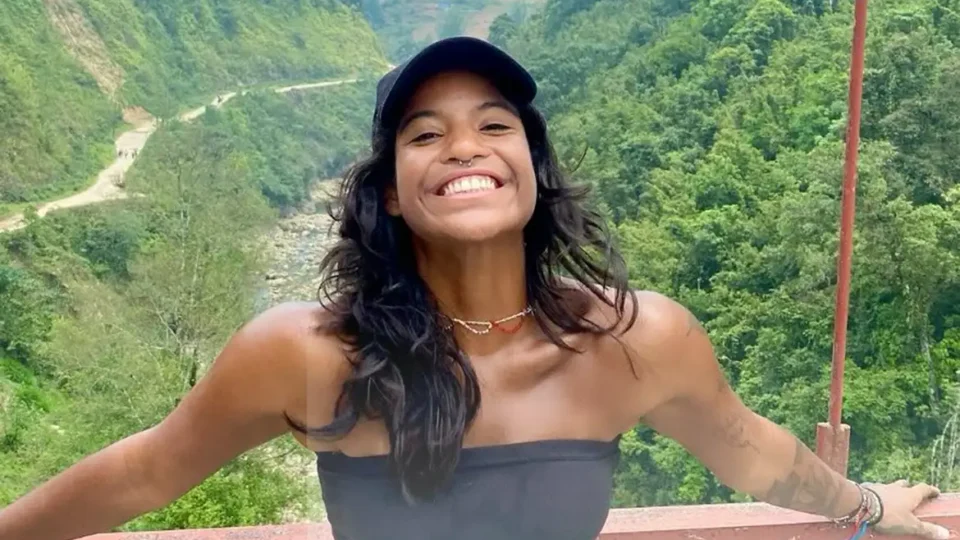 Resgate de Juliana Marins, brasileira que caiu em vulcão na Indonésia, é interrompido