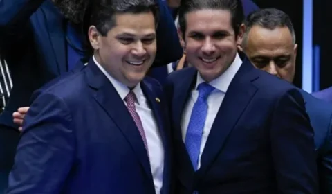 Motta, Alcolumbre e Barroso usam aviões da FAB para ir a Festival de Parintins