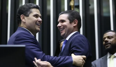 Alcolumbre recebe menos críticas, enquanto Motta é alvo preferencial da esquerda