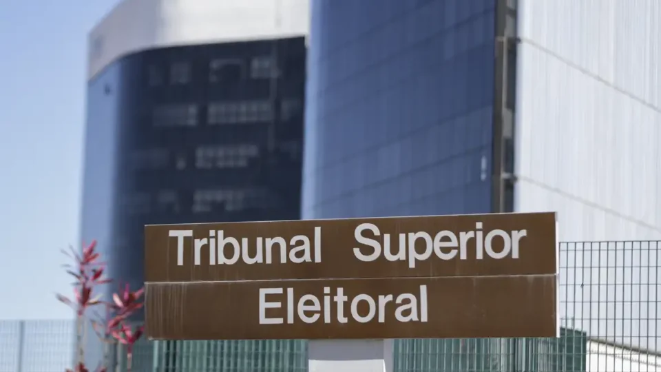 Cármen prioriza mulheres no TSE, incomoda ministros do STF e cria impasse para o governo