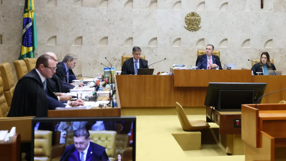 Decisão do STF sobre big techs deixa cenário eleitoral em aberto e corrobora poder do TSE