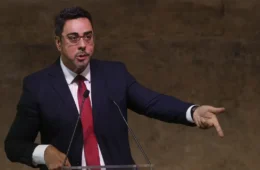 CNJ pede à AGU que atue para cancelar salário e benefícios de Bretas