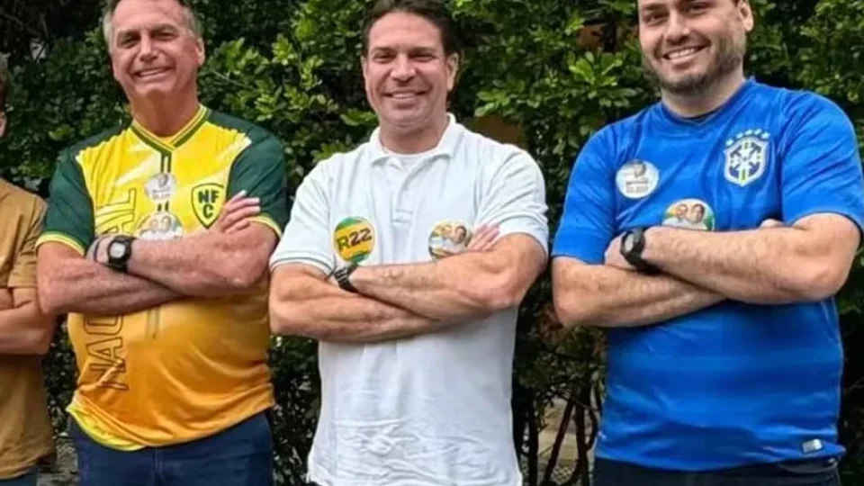 Carlos e Ramagem são indiciados por Abin paralela; PF vê ‘conduta criminosa’ de Jair