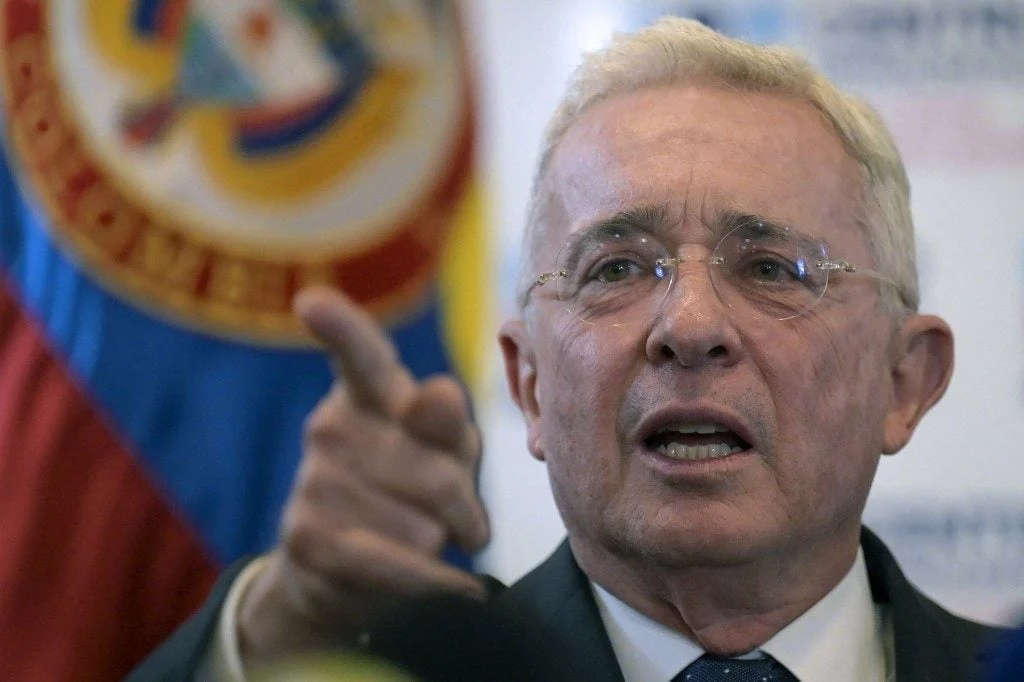 Alvaro Uribe