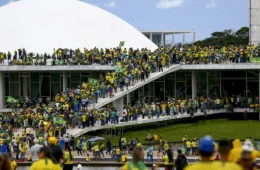 Moraes concede domiciliar a 17 idosos condenados pelos atos golpistas de 8/1