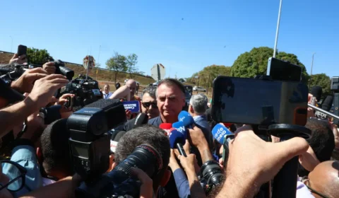 Defesa de Bolsonaro tem até as 21h13 para enviar explicações a Moraes