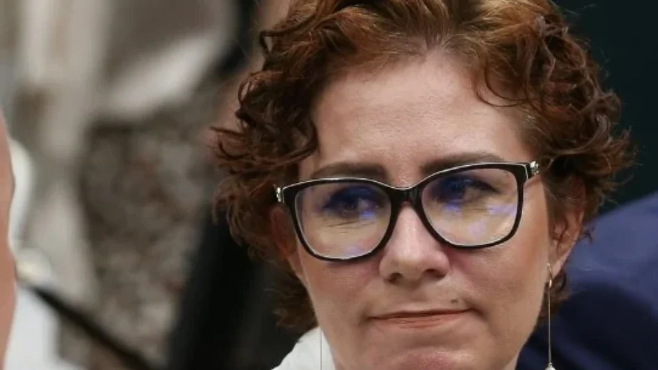 Políticos reagem à prisão de Carla Zambelli nas redes: ‘Grande dia’