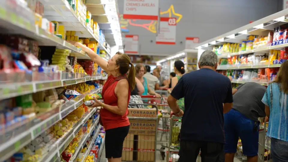 Proibir ultraprocessados em escolas reflete melhorias na alimentação, diz estudo