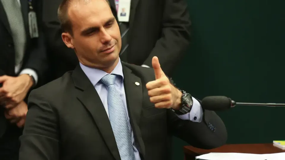 Eduardo Bolsonaro diz que Motta e Alcolumbre podem sofrer sanções dos EUA